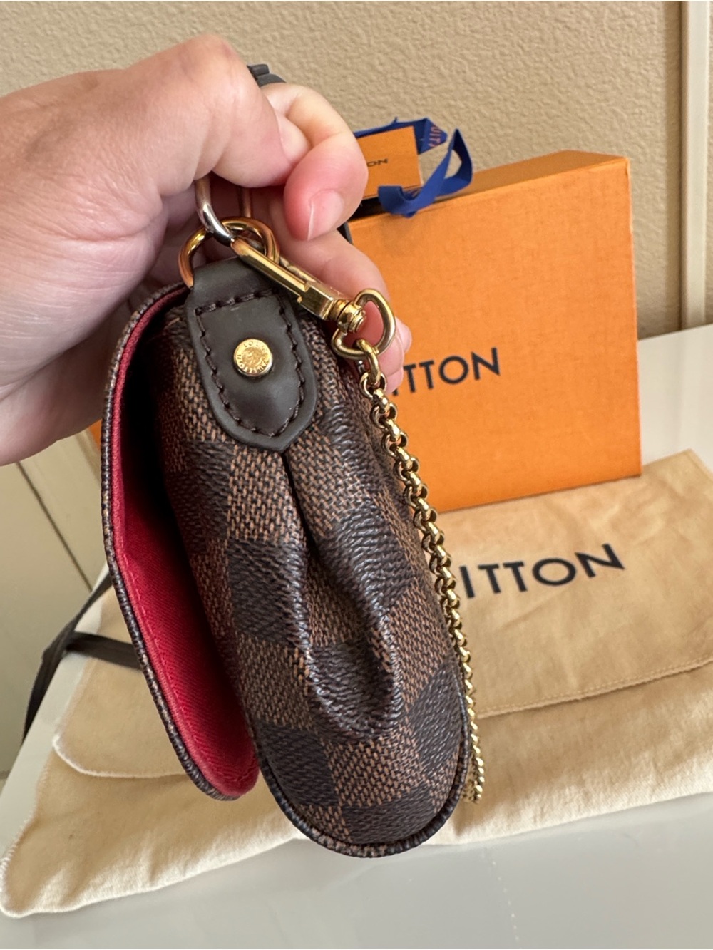 Louis Vuitton Favorite PM - Picture 7 of 13